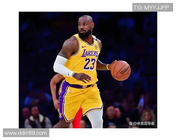 詹姆斯接球就投 超远三分神奇命中