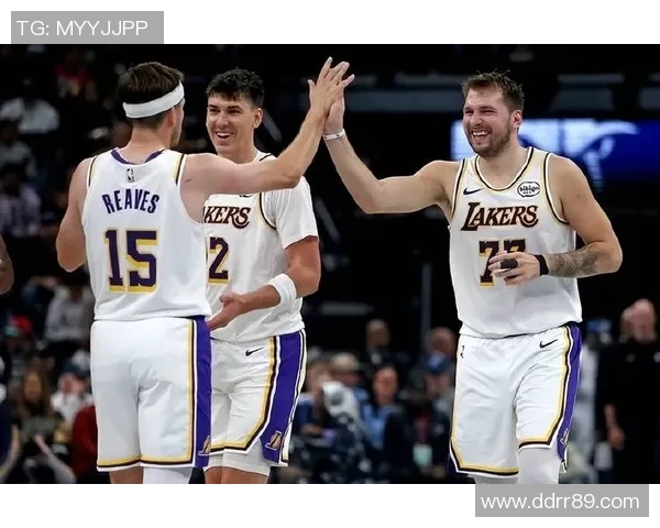 33+11+8！东契奇准三双率湖人四连胜，詹姆斯进攻低迷仍有亮点