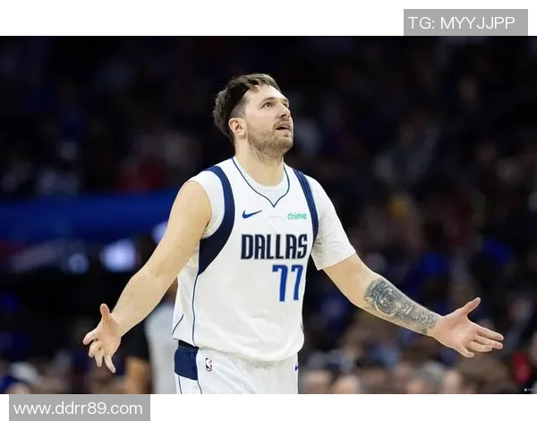 达拉斯独行侠伤病更新：德雷克-莱夫利二世限时复出，丹吉洛-拉塞尔因病缺阵