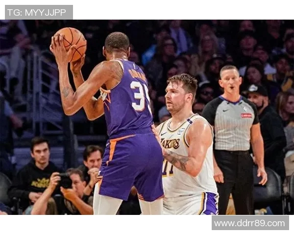 湖人116-114险胜太阳，东契奇29分，詹姆斯分，布克27+6+7