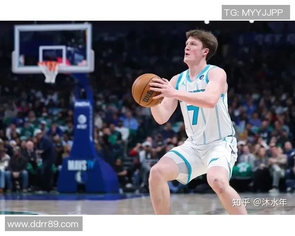 仅次于库里！克尼佩尔赛季第17次以180命中率轰20分